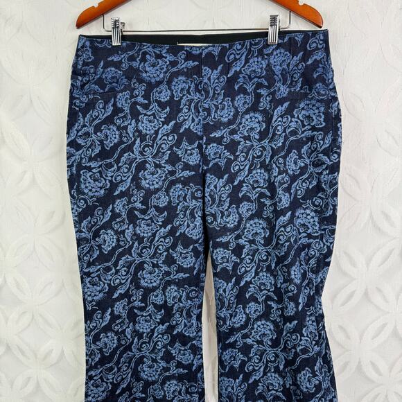 Soft Surroundings The Ultimate Supremely Soft Denim Pull On Flare Jeans Size 10 - Picture 4 of 13